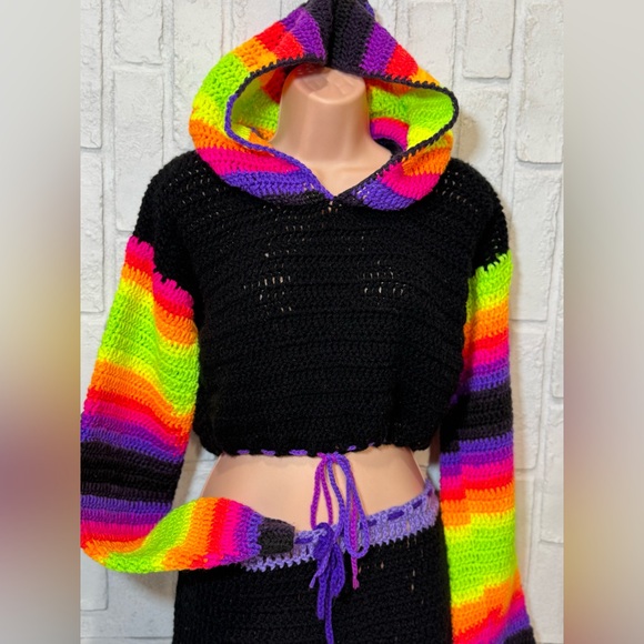 Multi color Balloon sleeve crop hoodie - Picture 5 of 5
